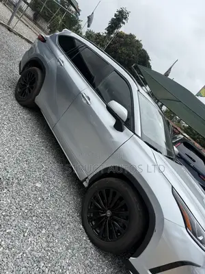 Toyota Highlander XSE AWD 2024 Silver