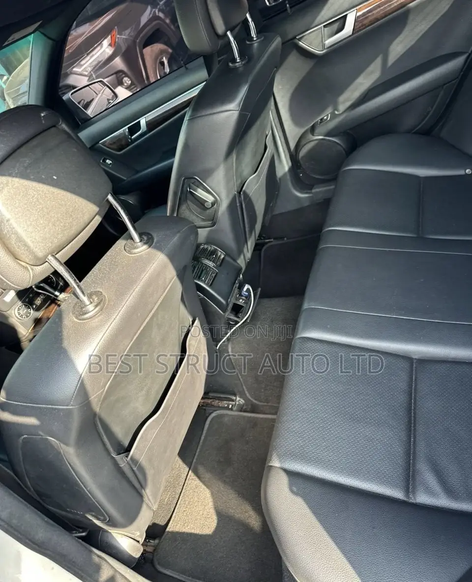 Hyundai Elantra SE 2022 Red