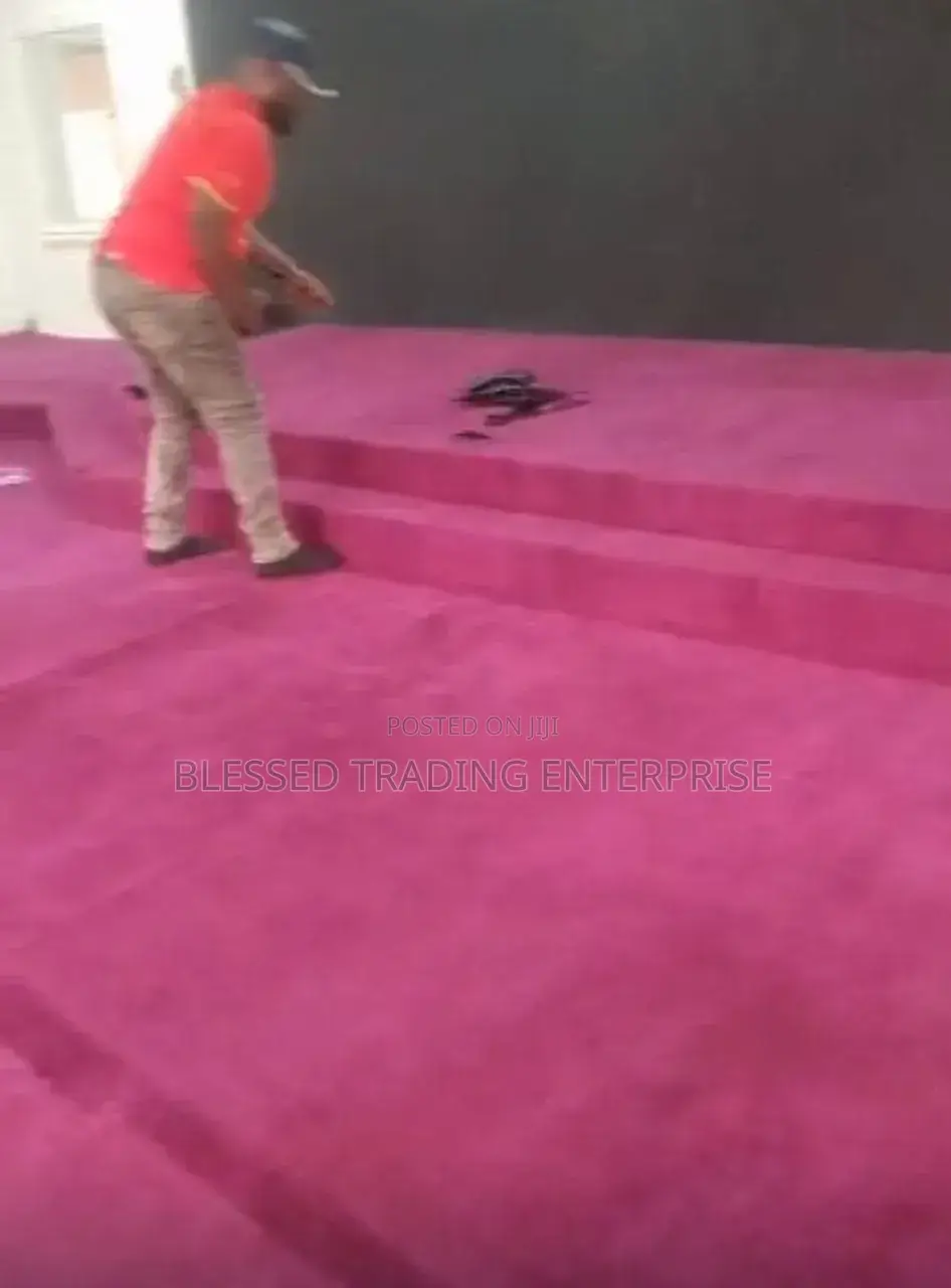 Thick and Fluffy Wine Carpet for Church Auditorium and Platforms