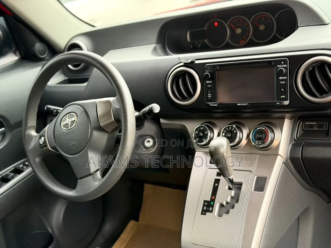 Scion xB 2015 Red