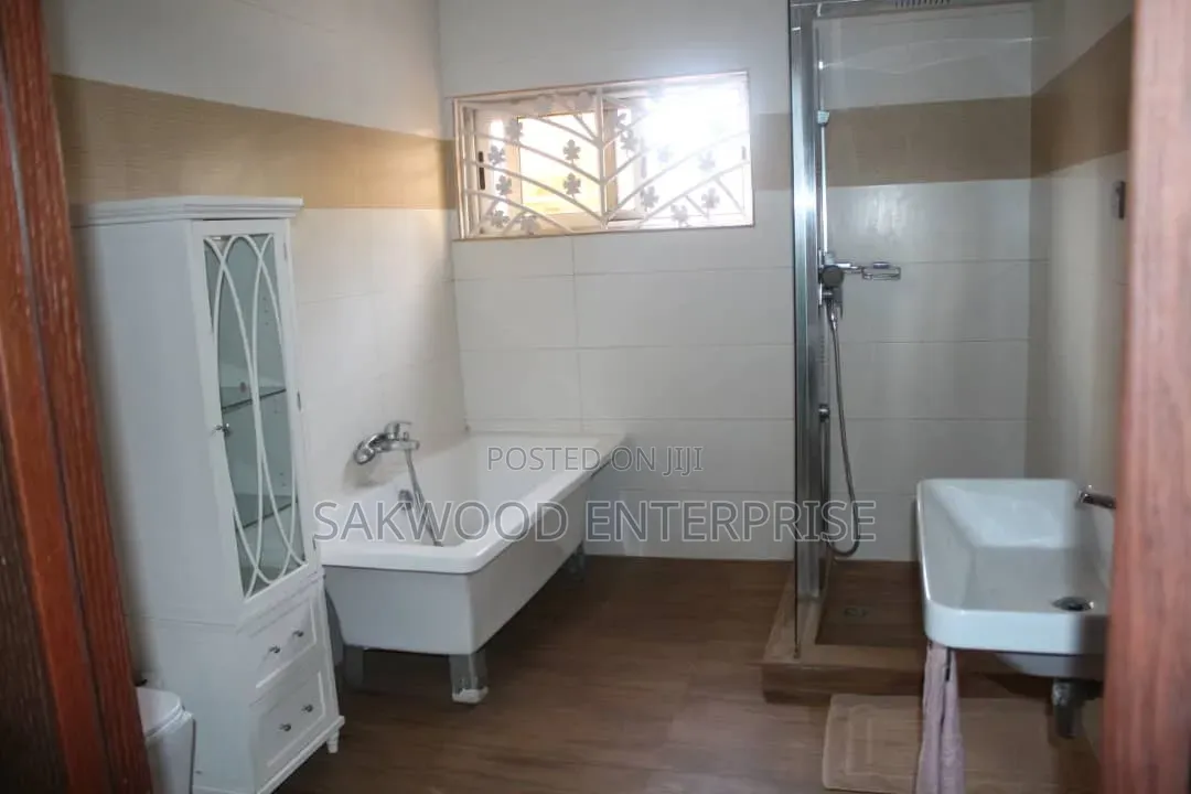 Furnished 4bdrm Farm House in Sakwood Enterprise, American House