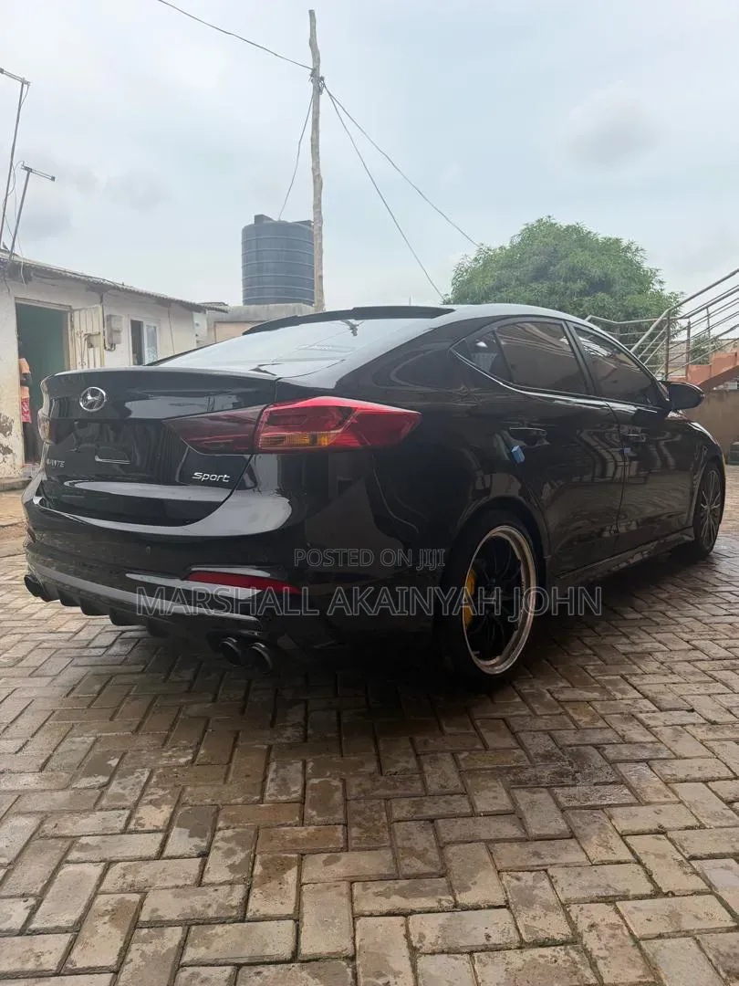Hyundai Elantra 2017 Black