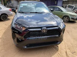 Toyota RAV4 LE 2022 Black