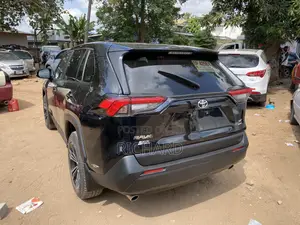 Toyota RAV4 LE 2022 Black