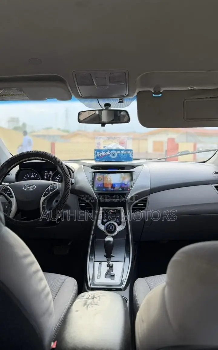 Hyundai Elantra 2013 White