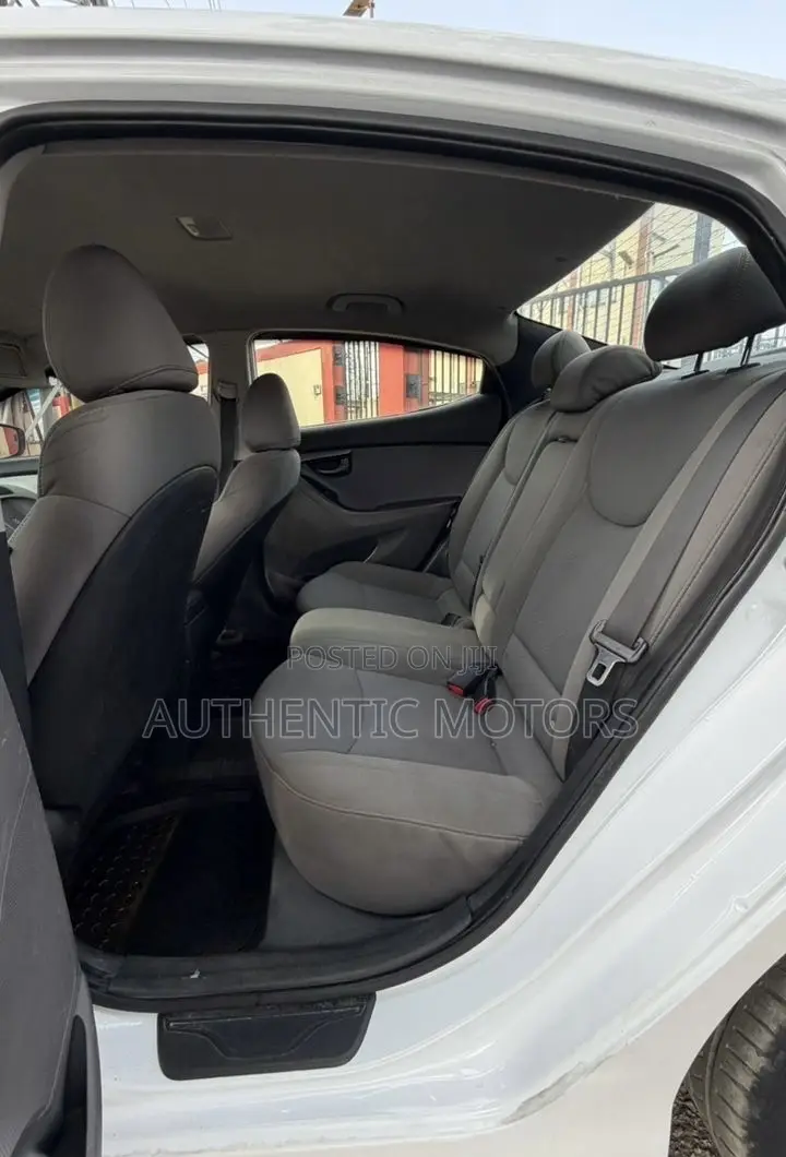 Hyundai Elantra 2013 White