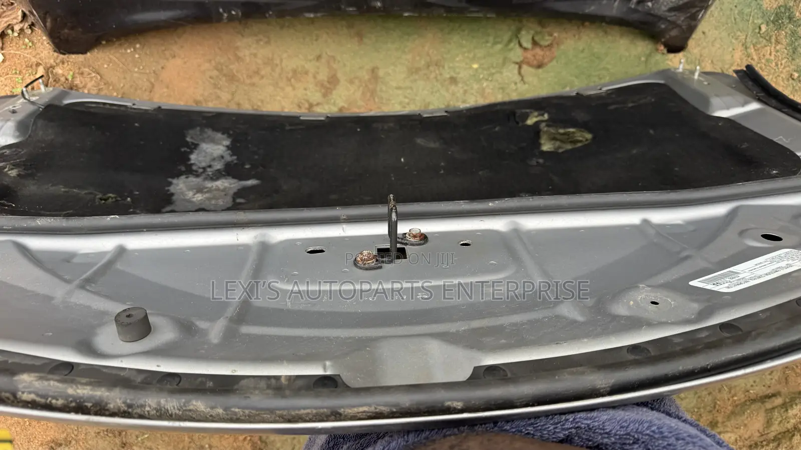 Chrysler 200 2015,2016,2017,2018,2019 Hood and Tailgate Available