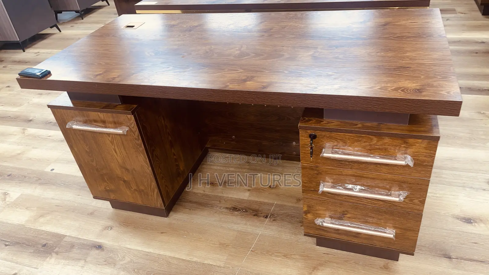 Modern Office Desk (14d)