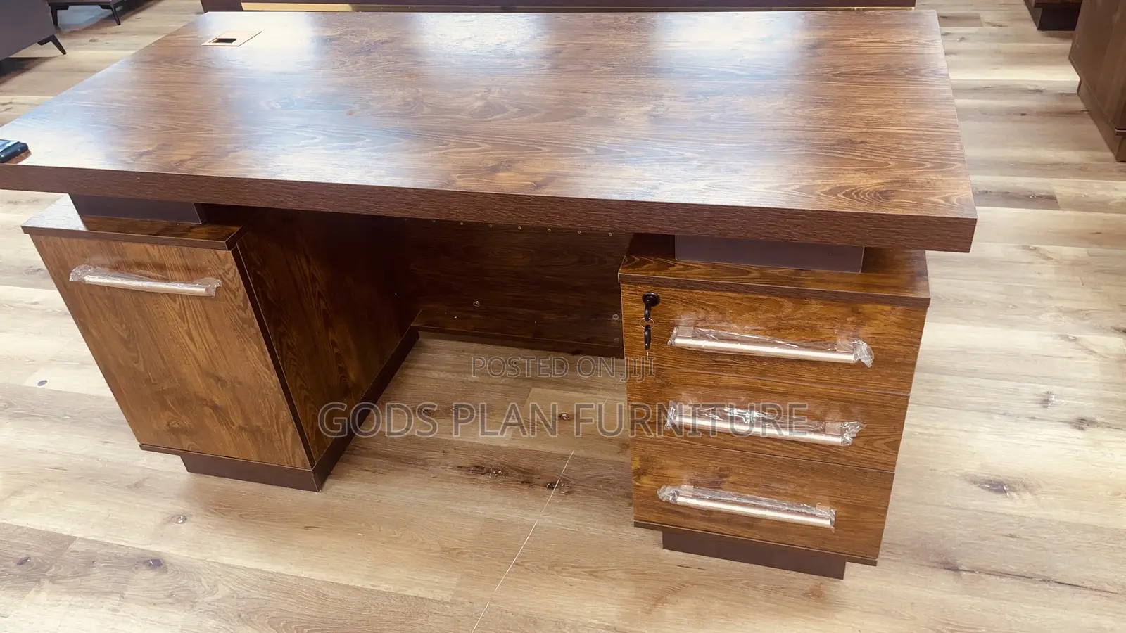 Modern Office Desk (14d)