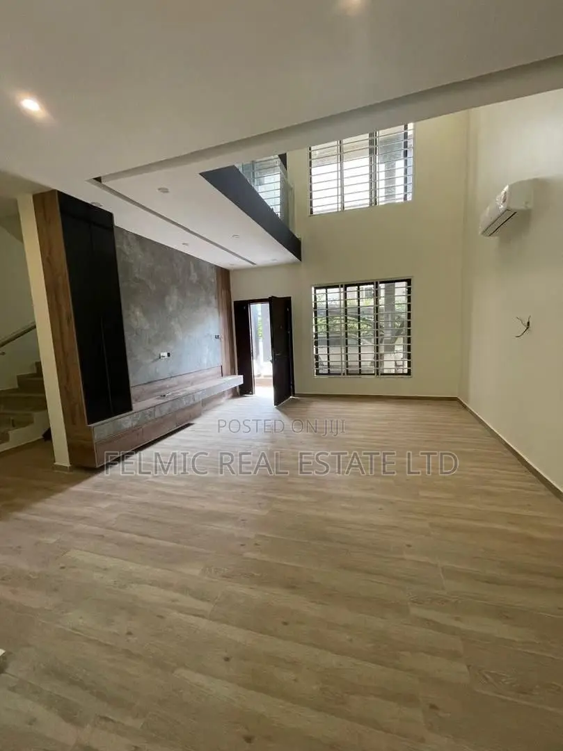 4bdrm Duplex in Felmic Real Estate, Police Station for sale