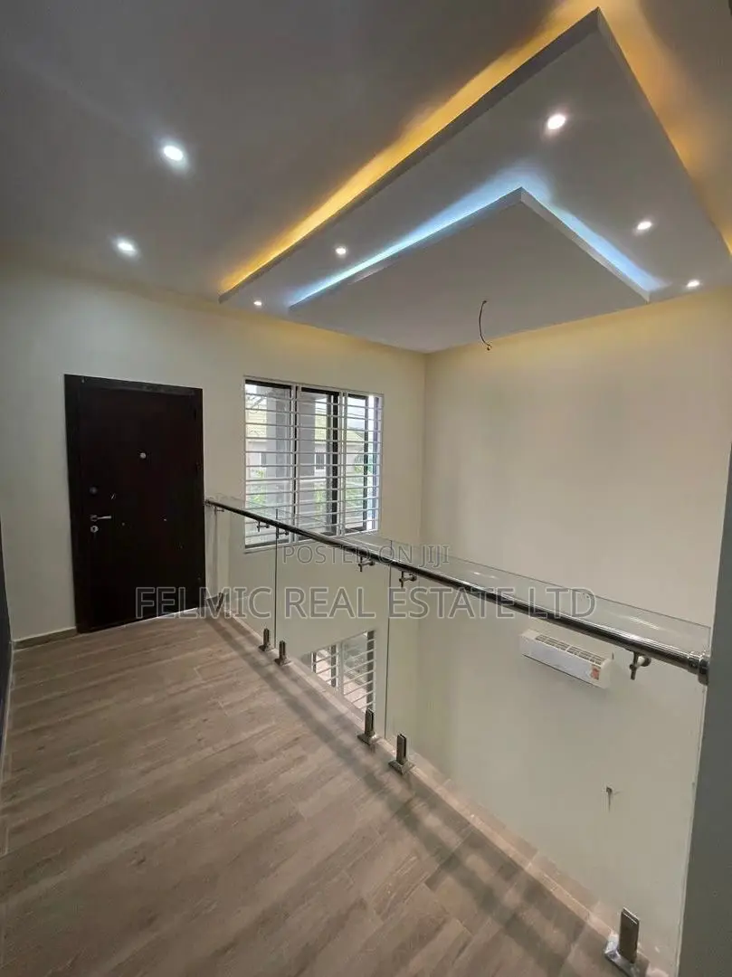 4bdrm Duplex in Felmic Real Estate, Police Station for sale