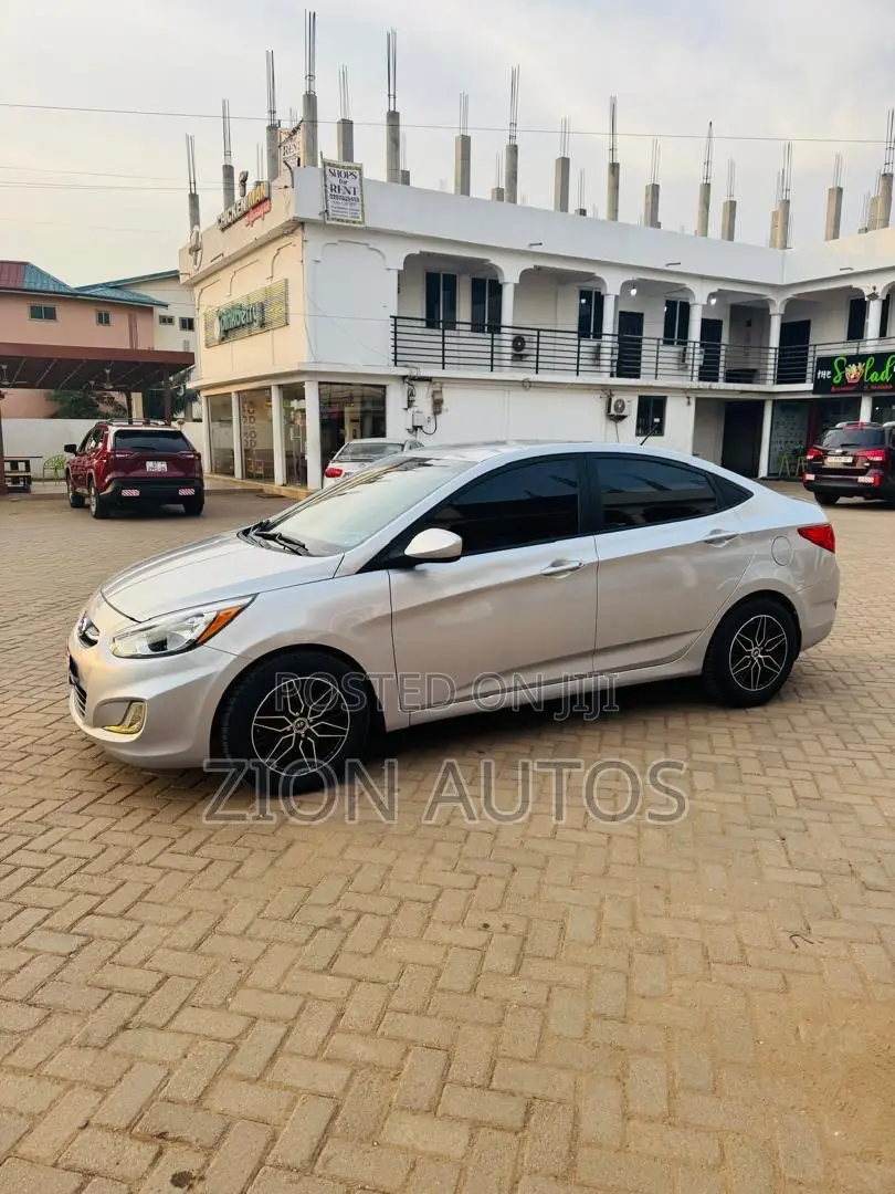 Hyundai Accent SE Sedan 2016 Silver