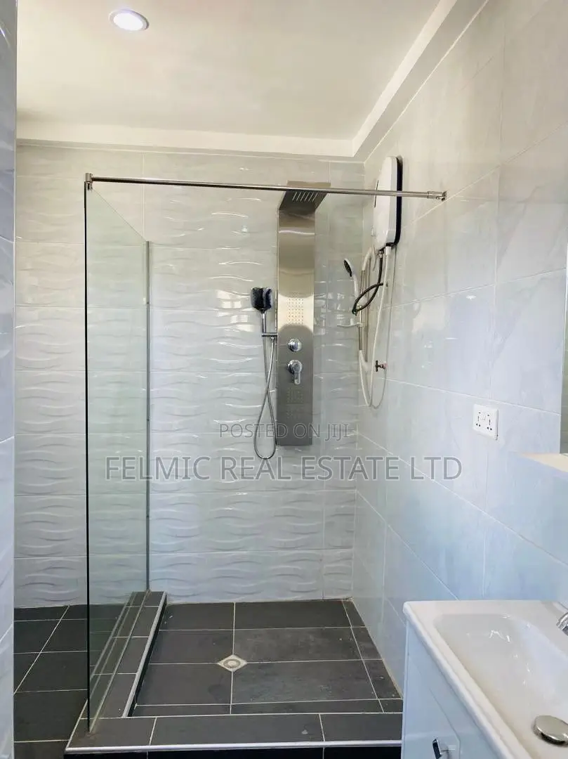 4bdrm Duplex in Felmic Real Estate, Mile 7 for sale