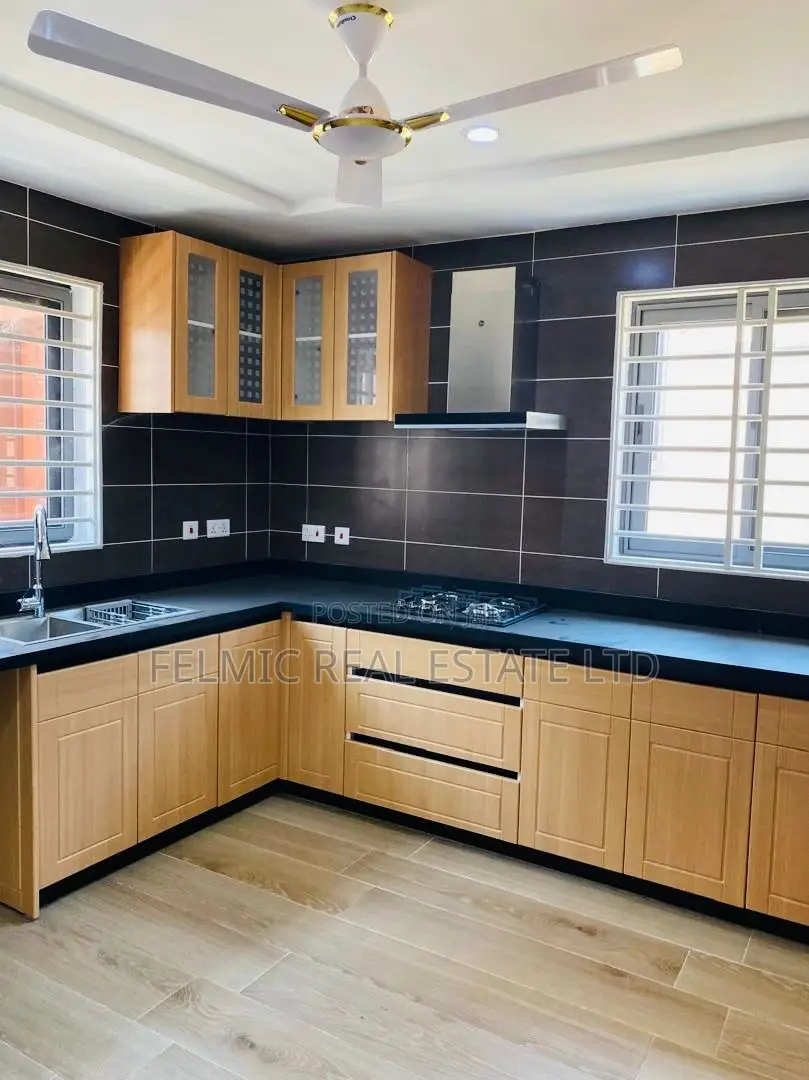 4bdrm Duplex in Felmic Real Estate, Mile 7 for sale