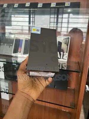 New Samsung Galaxy S10e 128 GB Black