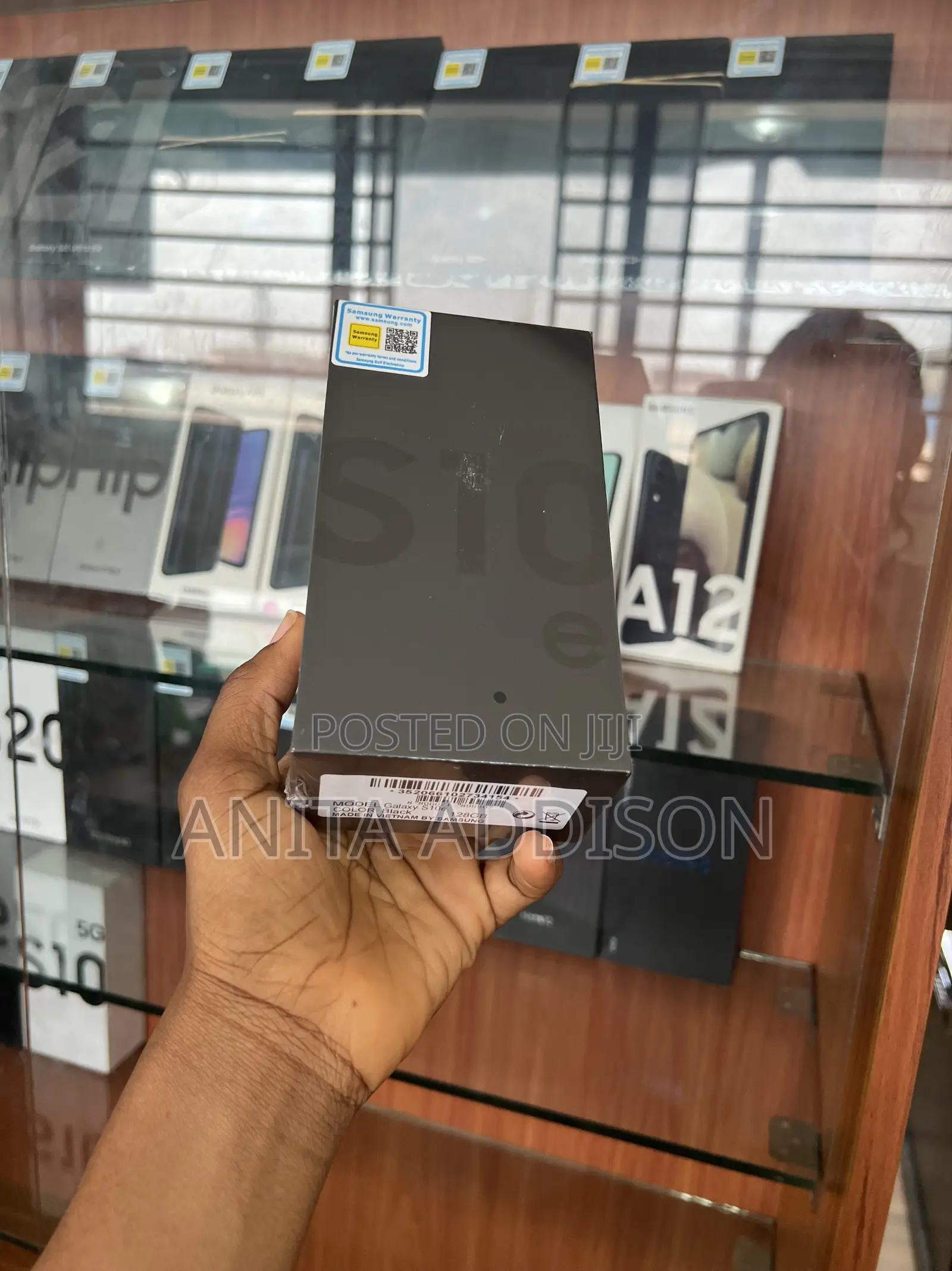 New Samsung Galaxy S10e 128 GB Black