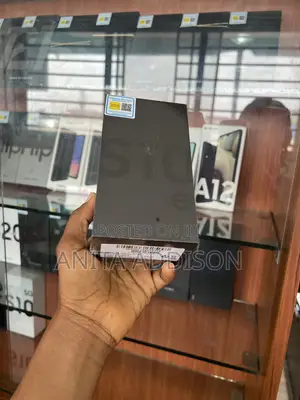 New Samsung Galaxy S10e 128 GB Black