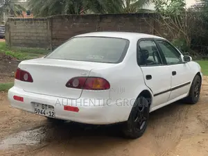 Toyota Corolla 2002 White