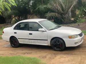 Toyota Corolla 2002 White