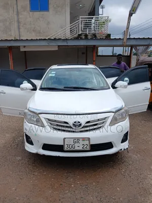 Toyota Corolla S 4dr Sedan (1.8L 4cyl 4A) 2013 White