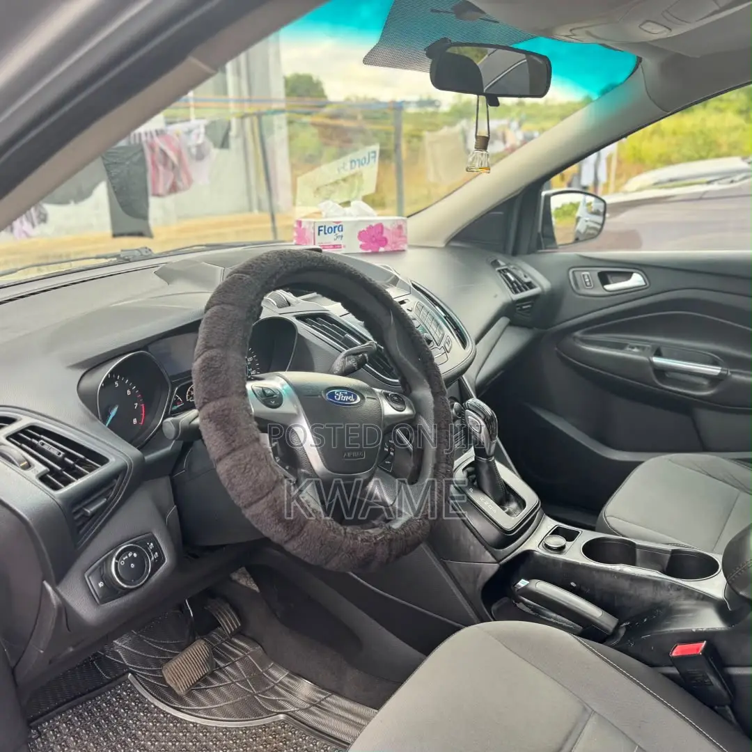 Ford Escape SE 4dr SUV AWD (1.6L 4cyl Turbo 6A) 2014 Gray
