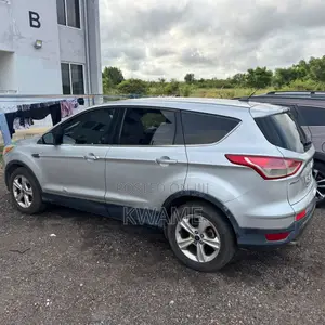 Ford Escape SE 4dr SUV AWD (1.6L 4cyl Turbo 6A) 2014 Gray
