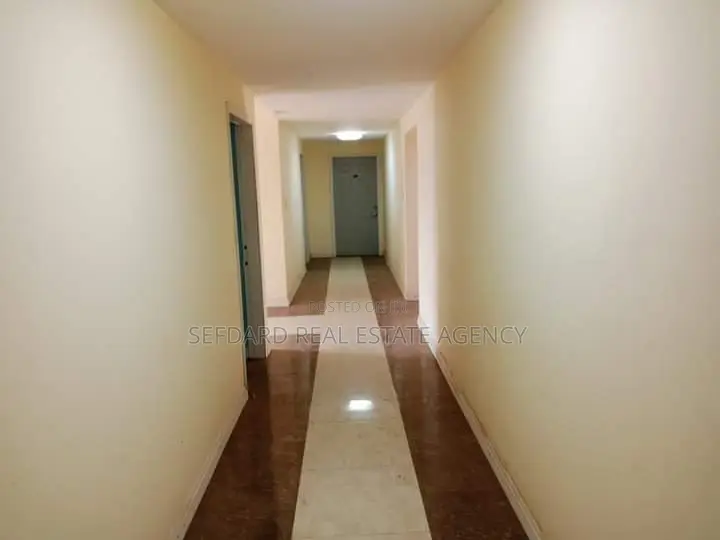 20bdrm Apartment in Sefdard Properties, Adenta for sale