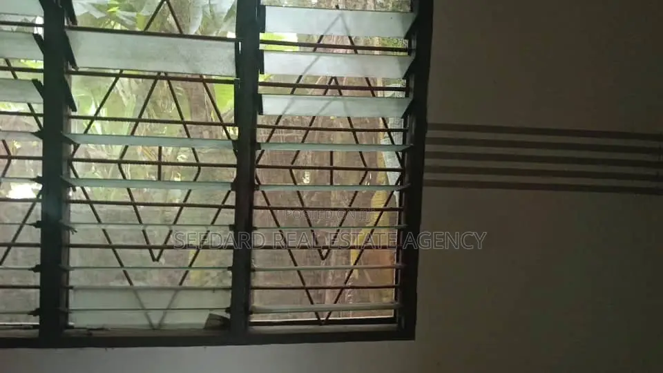 10bdrm House in Sefdard Properties, Ablekuma for sale