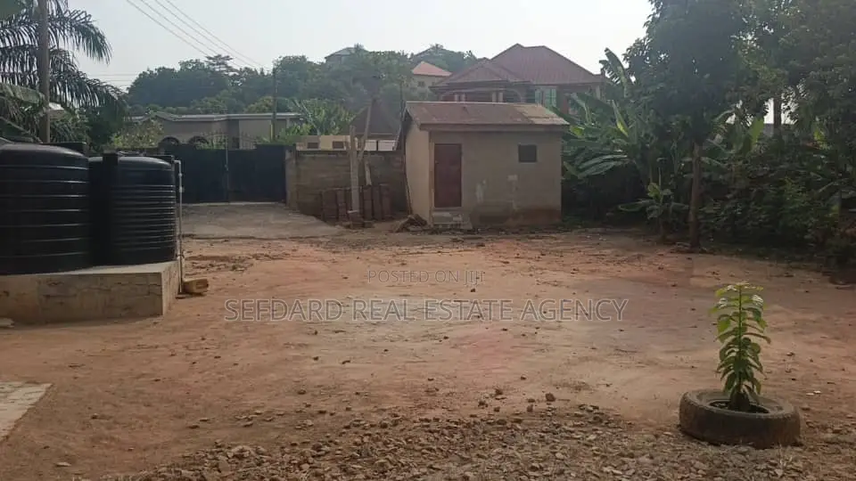 10bdrm House in Sefdard Properties, Ablekuma for sale