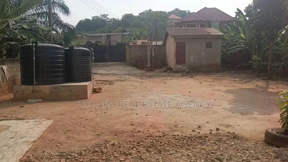 10bdrm House in Sefdard Properties, Ablekuma for sale