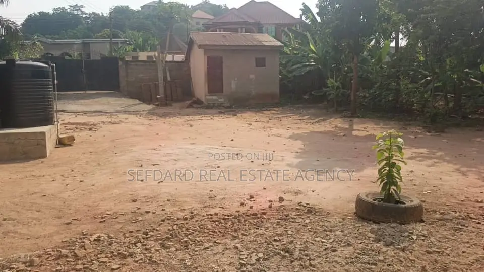 10bdrm House in Sefdard Properties, Ablekuma for sale