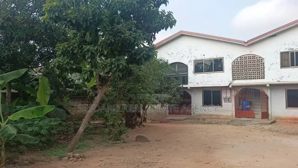 10bdrm House in Sefdard Properties, Ablekuma for sale