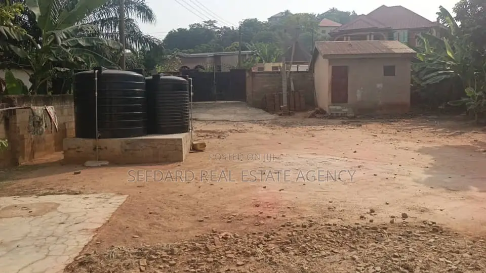10bdrm House in Sefdard Properties, Ablekuma for sale