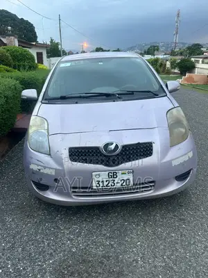 Toyota Vitz 1.3 AWD 3dr 2010 Beige