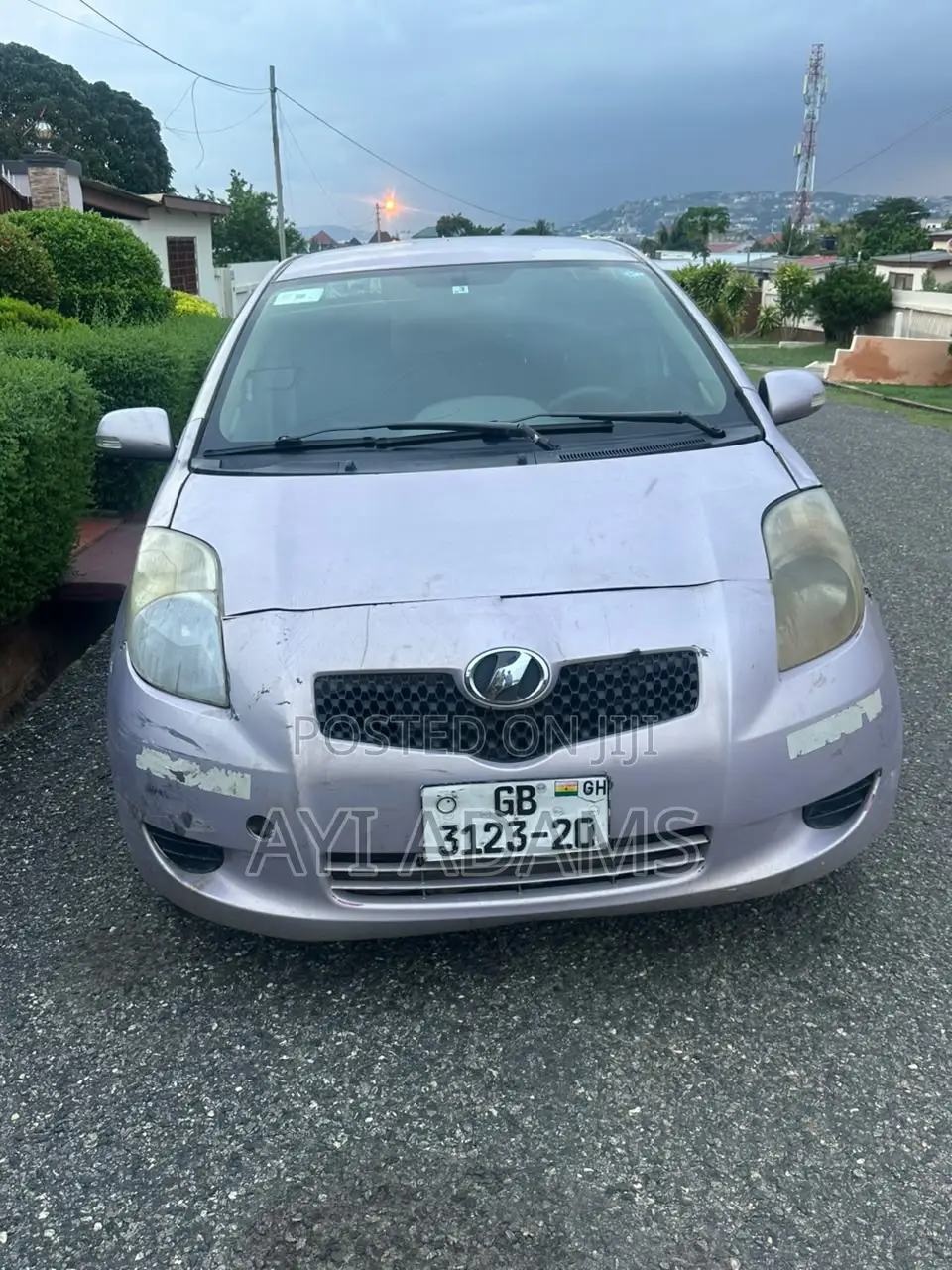 Toyota Vitz 1.3 AWD 3dr 2010 Beige