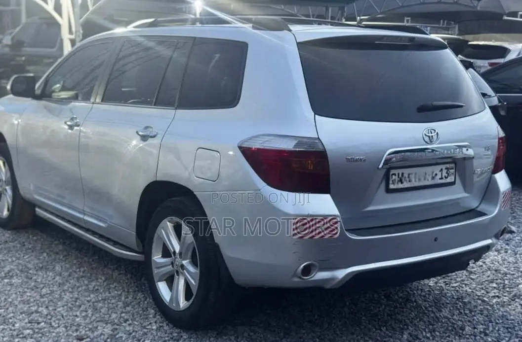 Toyota Highlander 2010 Silver