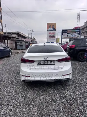 Hyundai Elantra 2017 White