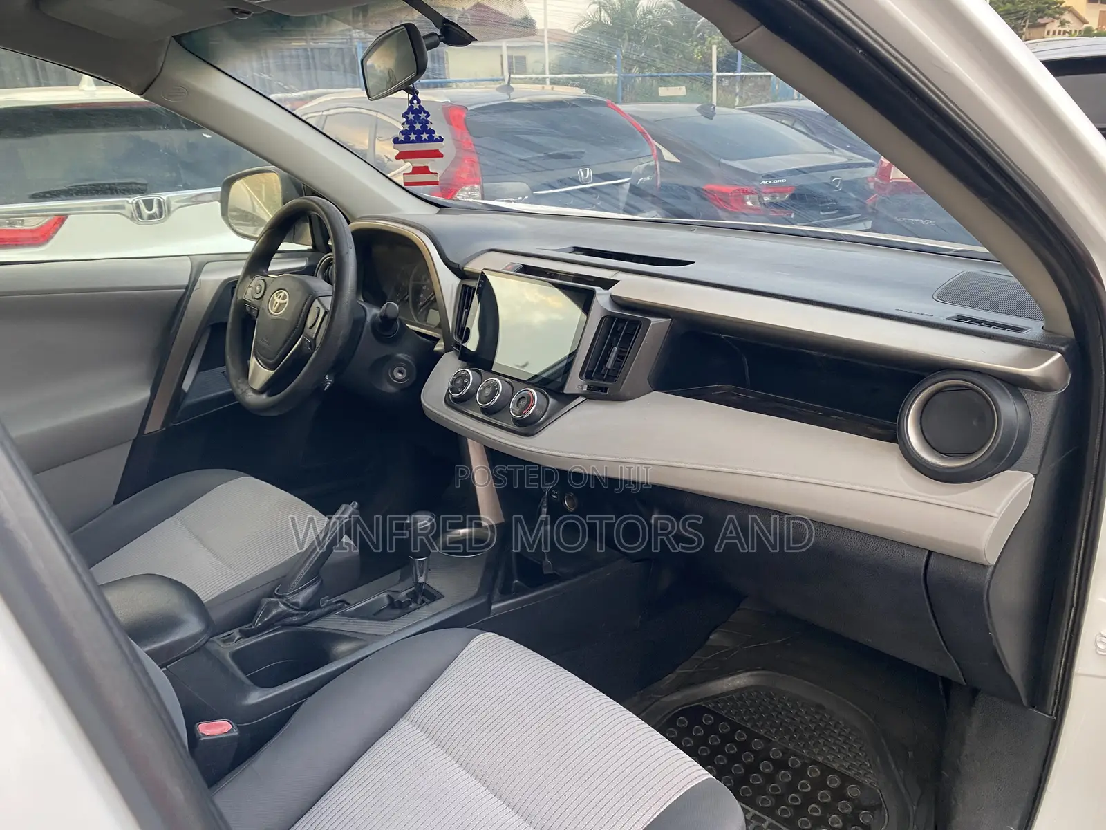 Toyota RAV4 LE 4dr SUV AWD (2.5L 4cyl 6A) 2015 White
