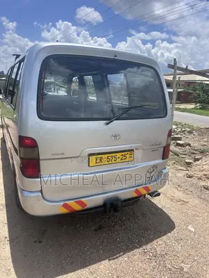 Toyota HiAce 2008 Silver
