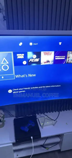 Play Station 4 Slim