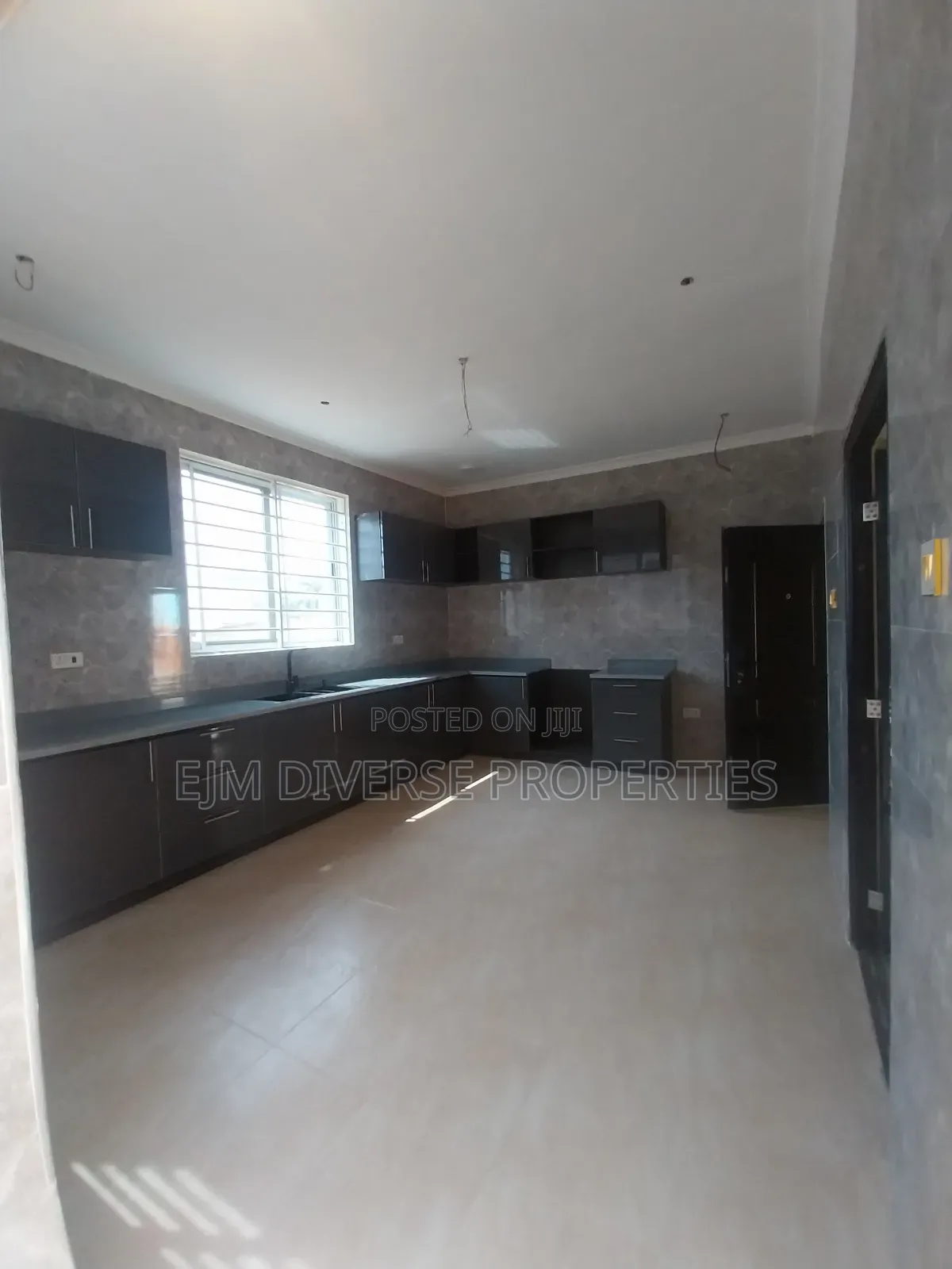 4bdrm Apartment in Hotel Green Mailk, Tsui-Bleoo for sale