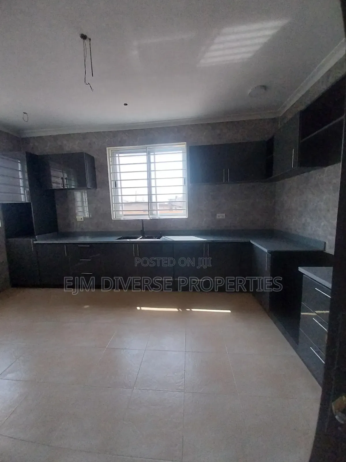 4bdrm Apartment in Hotel Green Mailk, Tsui-Bleoo for sale