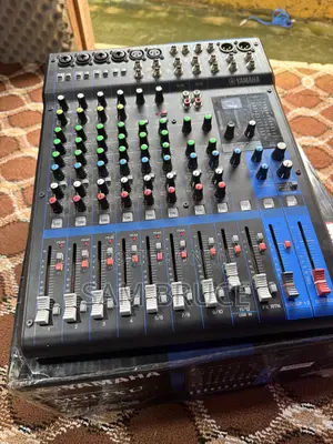 Yamaha Mg12xu Mixing Console