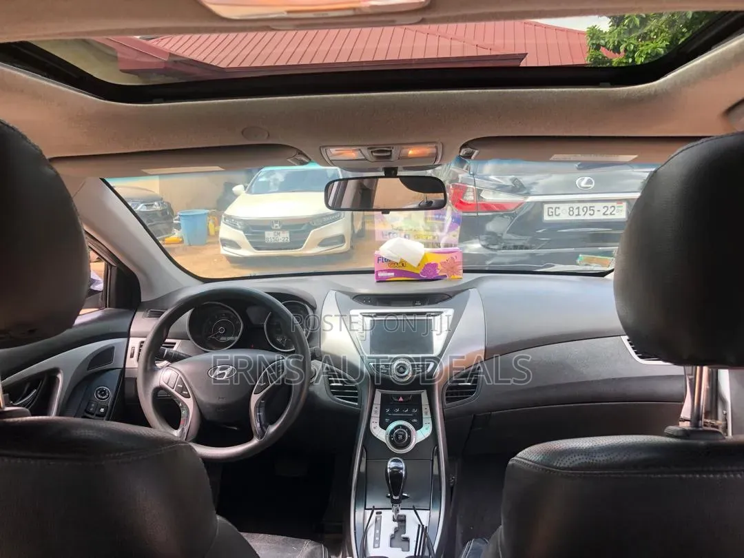Hyundai Elantra Limited Sedan FWD (1.8L 4cyl 6A) 2013 Silver