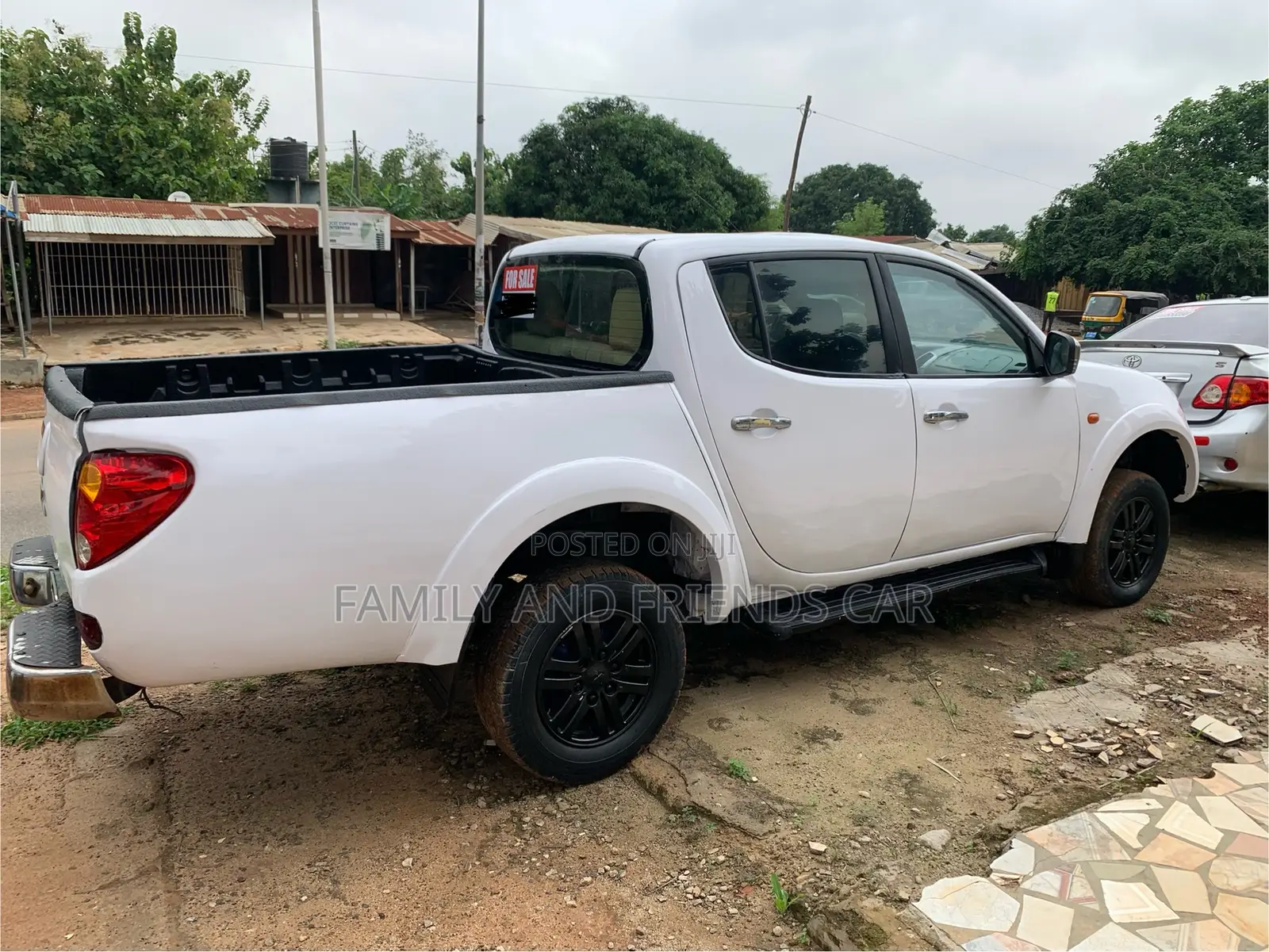 Mitsubishi L200 2010 White
