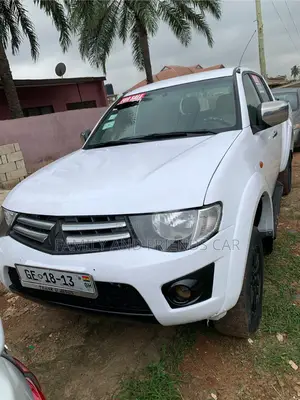 Mitsubishi L200 2010 White