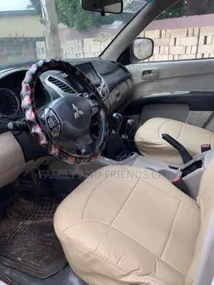 Mitsubishi L200 2010 White