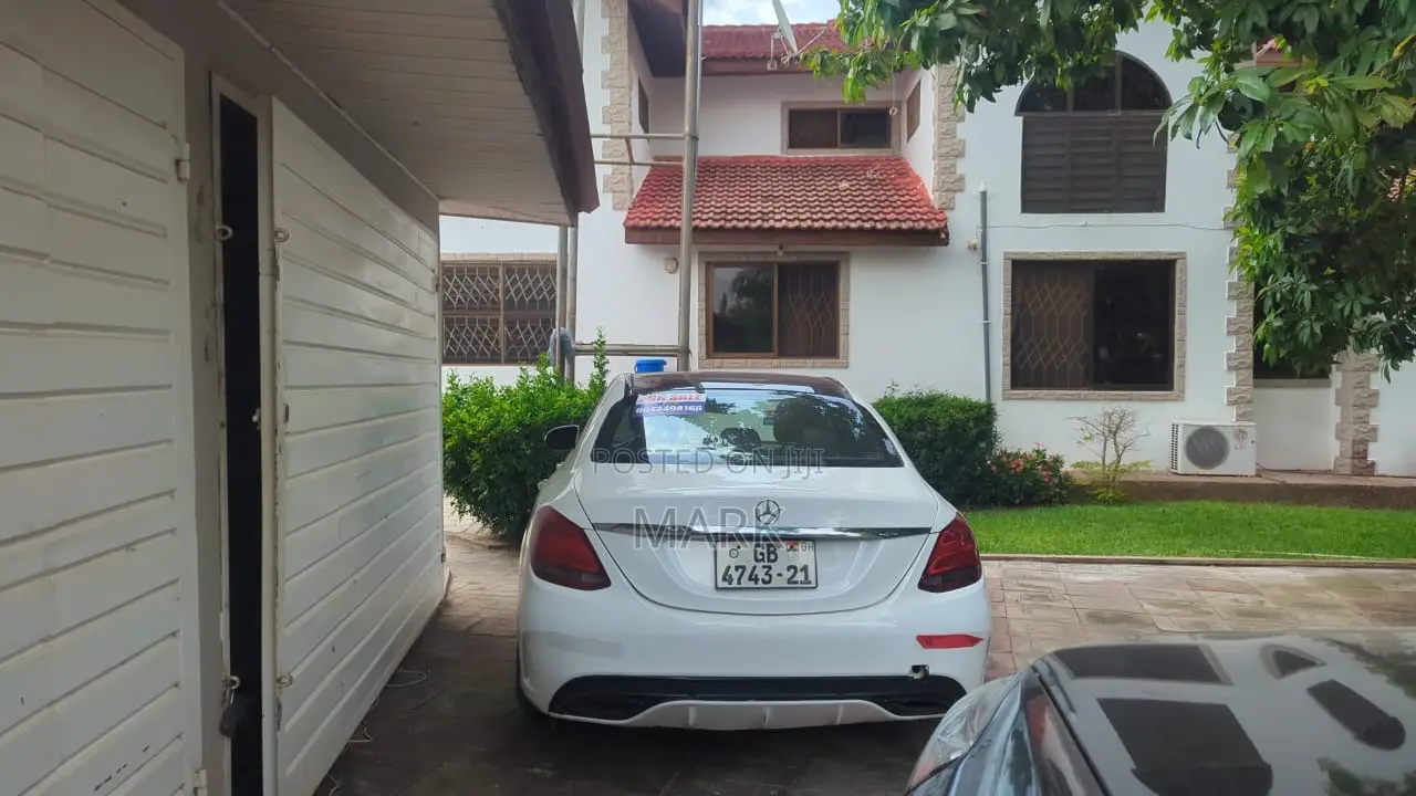 Mercedes-Benz C300 2015 White