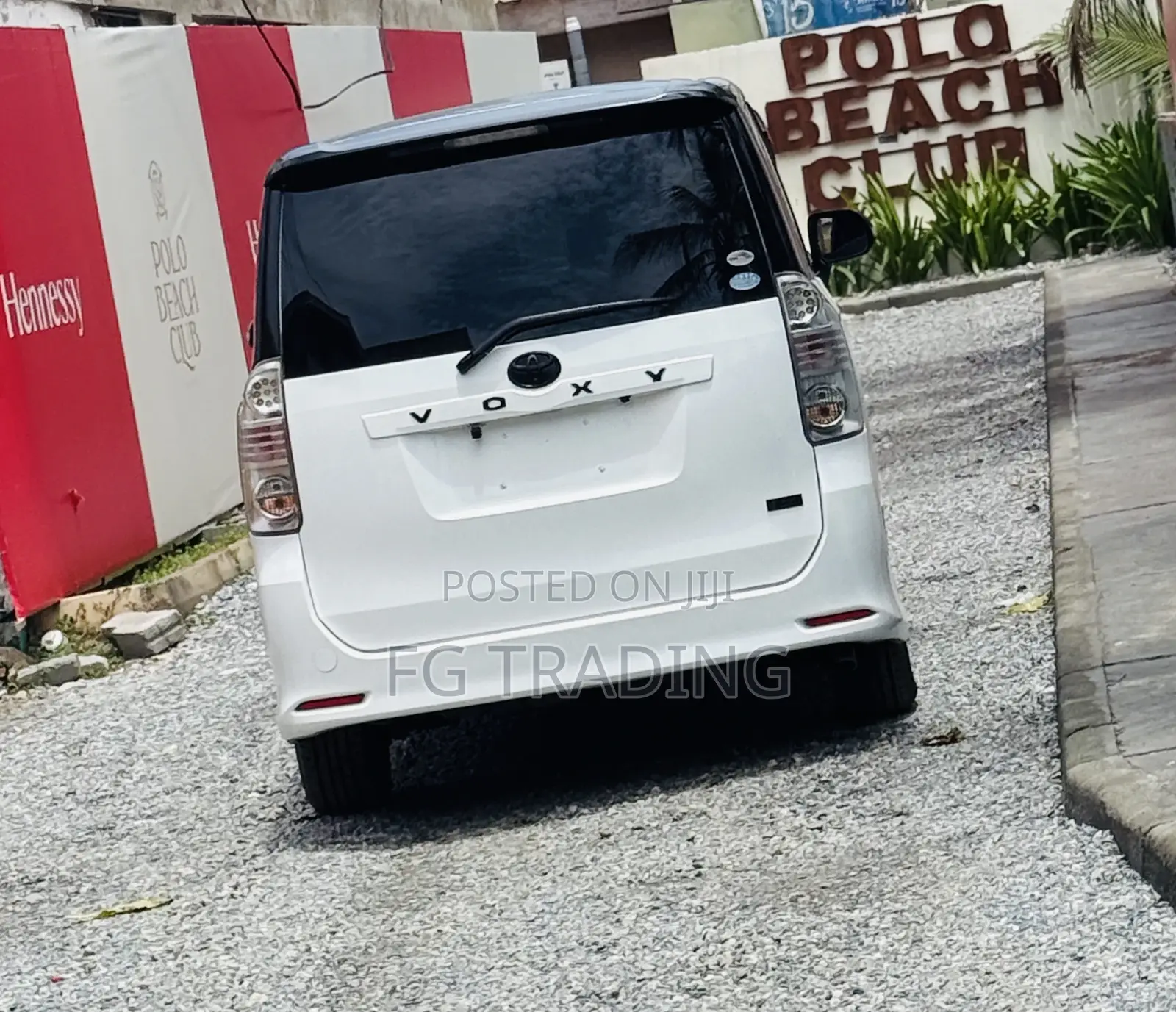 8 Seater Voxy _ Car Rental