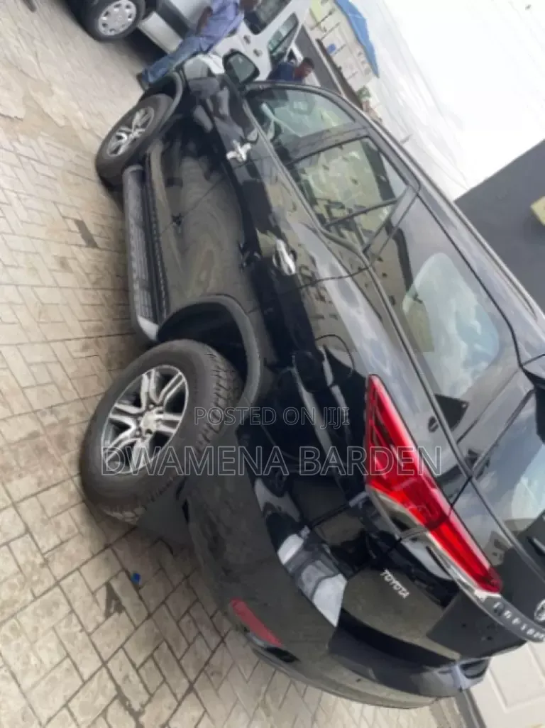 New Toyota Fortuner 2025 Black